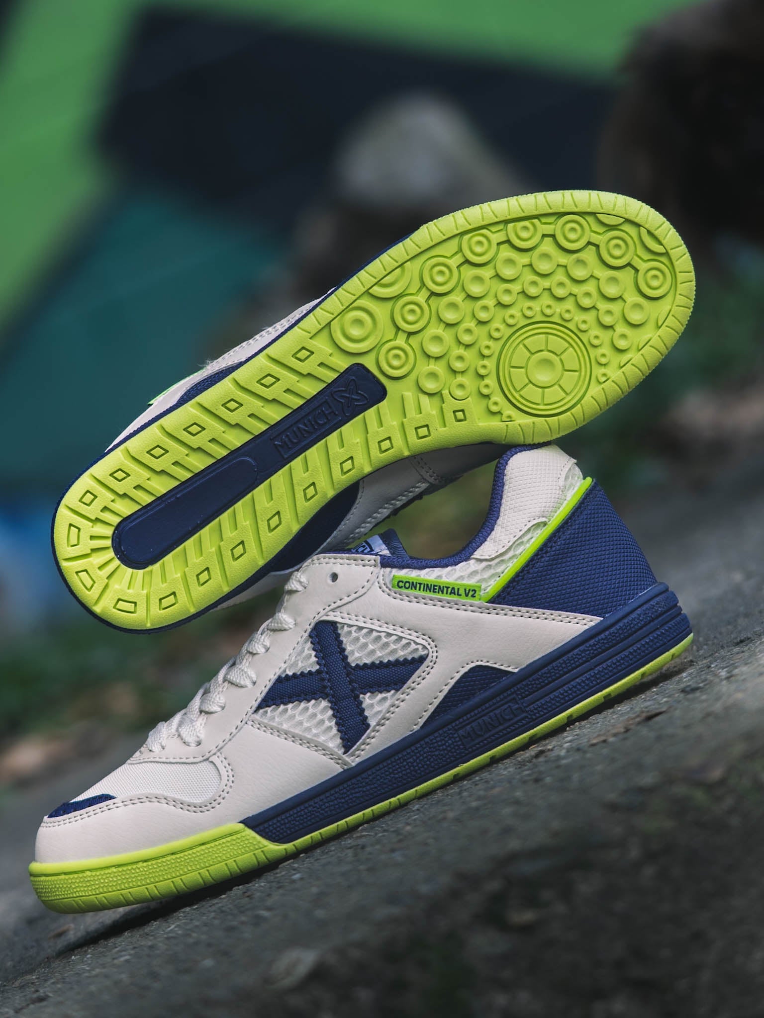 MUNICH continentalv2 人工皮革　EU42/27cm MUNICH XM-V2 (43) CONTINENTAL (WHITE/GOLD) KASUT FUTSAL SHOES