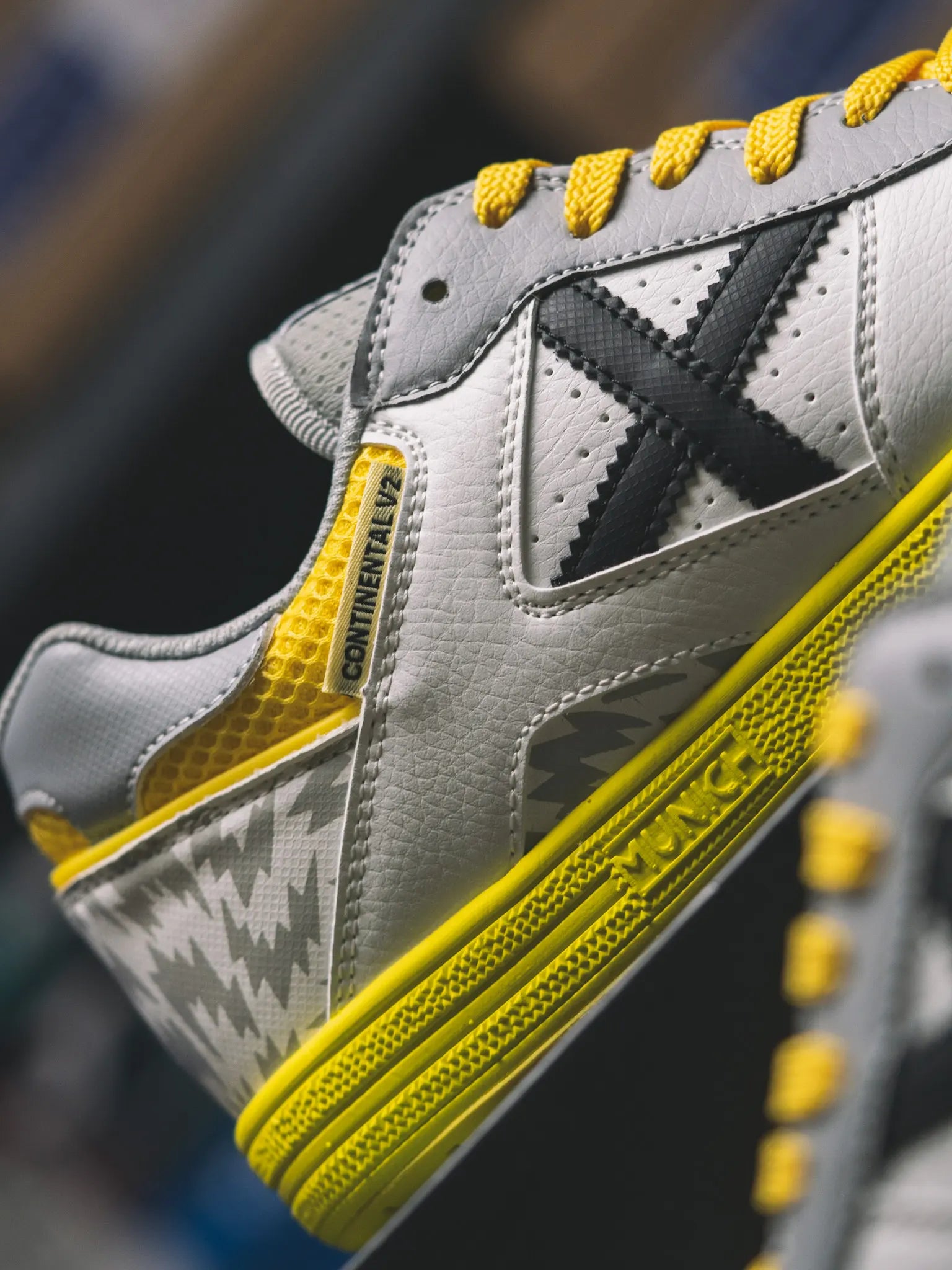 Continental V2 Amarillo