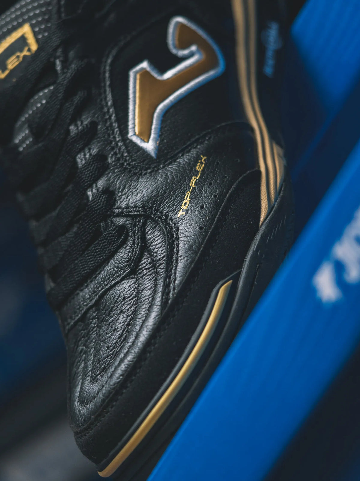 Top Flex Rebound Negro Dorado
